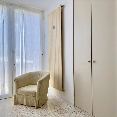 Minimal Apartment Navigli Milaan Buitenkant foto