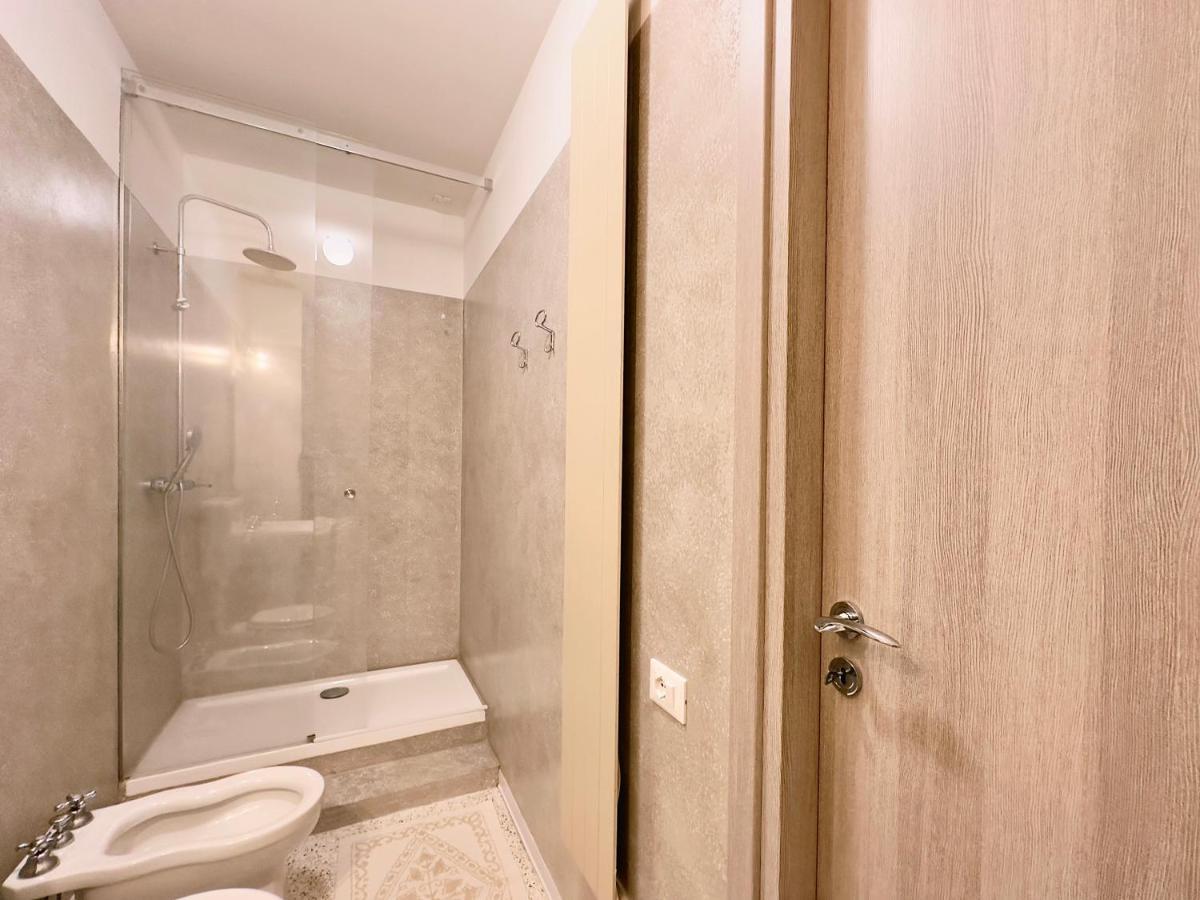 Minimal Apartment Navigli Milaan Buitenkant foto