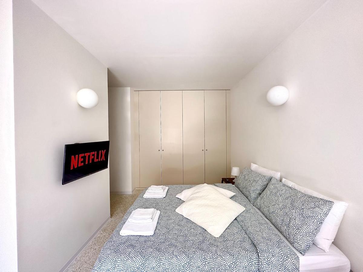 Minimal Apartment Navigli Milaan Buitenkant foto