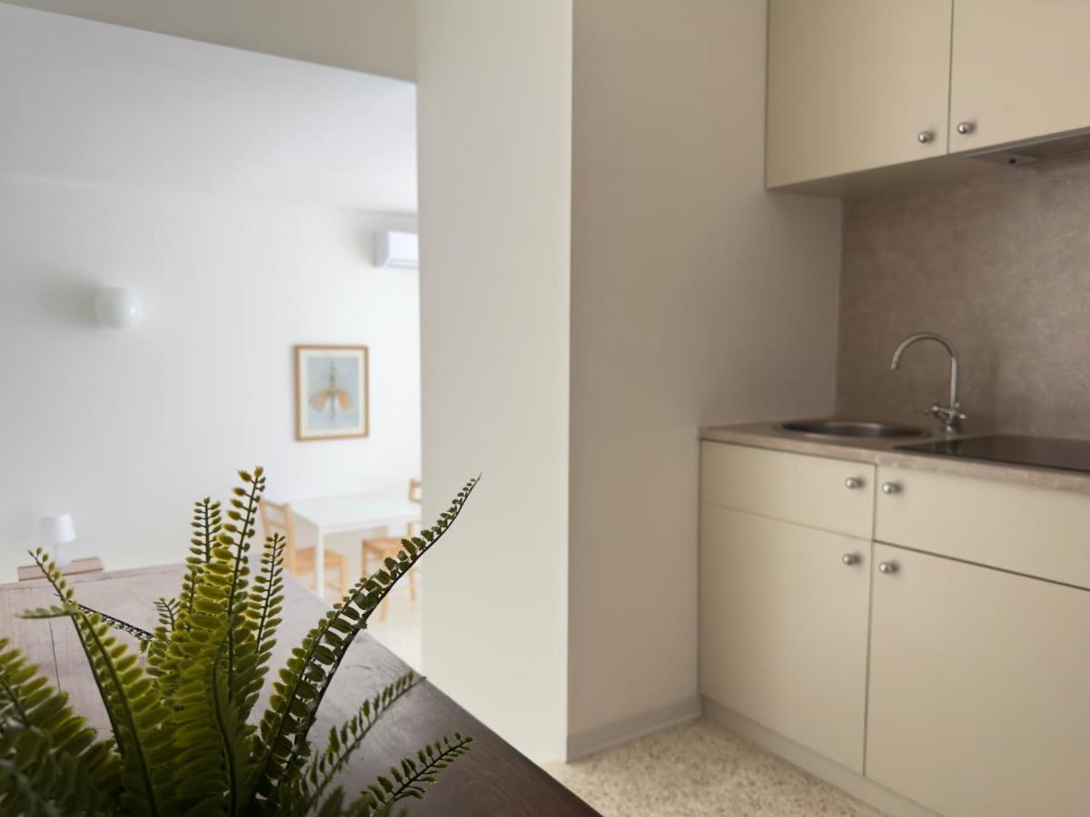 Minimal Apartment Navigli Milaan Buitenkant foto